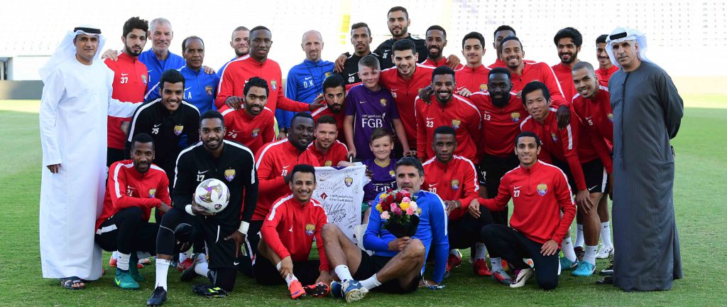 His Dad Thanked Al Ain Club.. The “Boss’” Stars Receive the Little English Fan 
