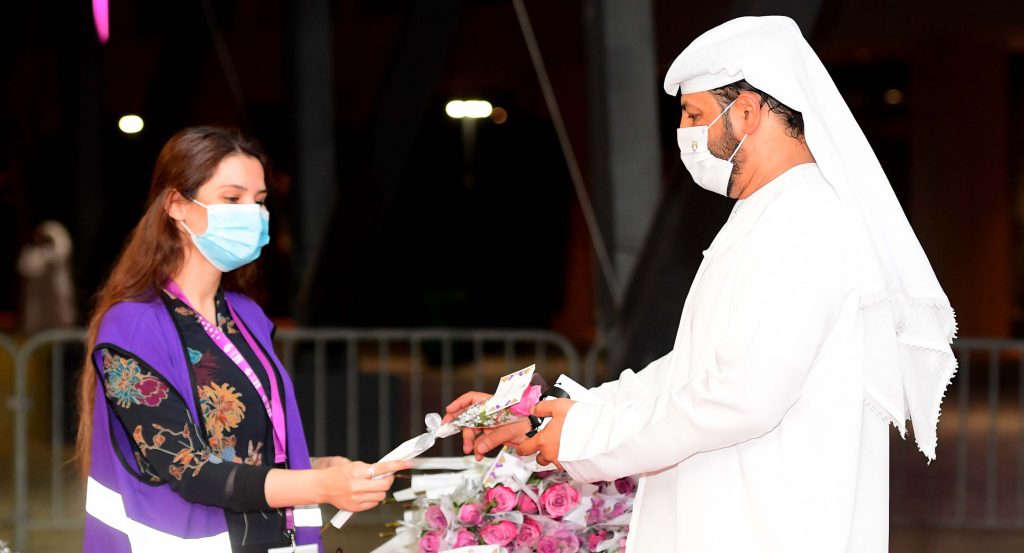 Expressing the Club’s Pleasure for the Ainawi Nation Return to Stands.. The Boss Receives Fans with Warm Welcoming Messages and Purple Flower Bouquets
