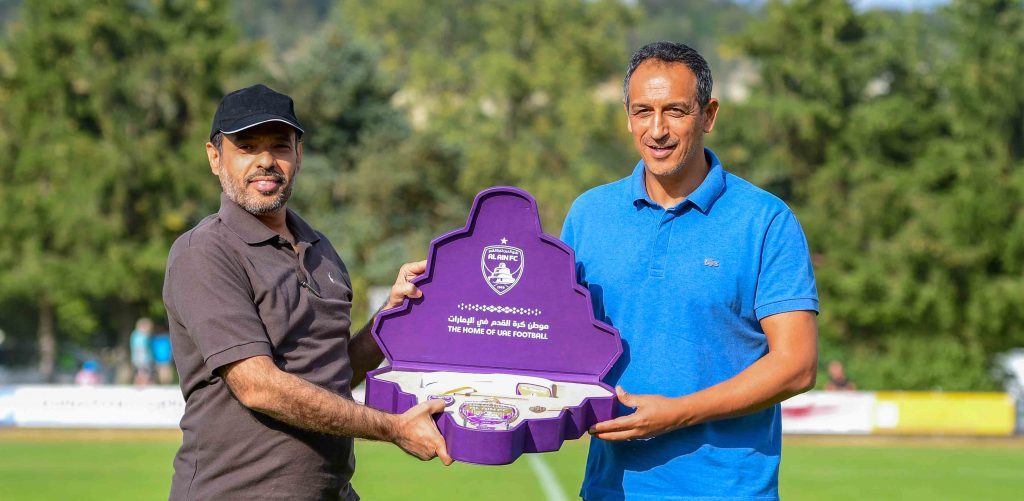 Al Junaibi and Azouzi Exchange the Clubs' Shields